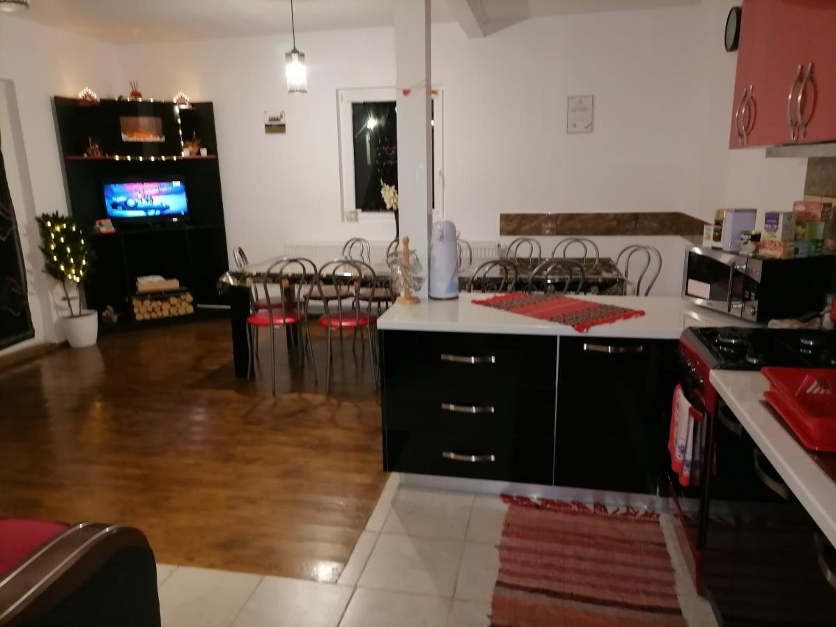 Pensiunea Izabel Kızıl Göl Dış mekan fotoğraf